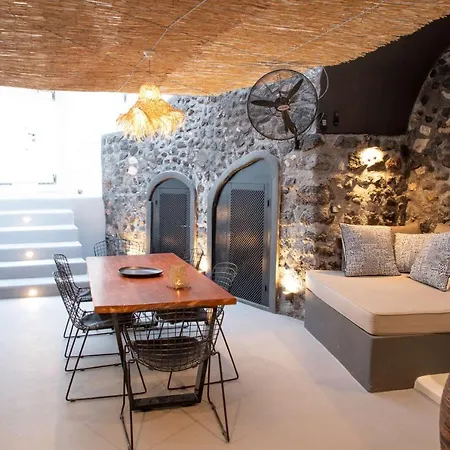 Holiday home Aleria Luxury Cave Santorini Exo Gonia