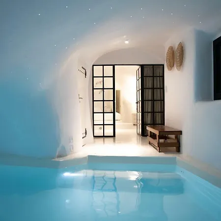 Aleria Luxury Cave Santorini *